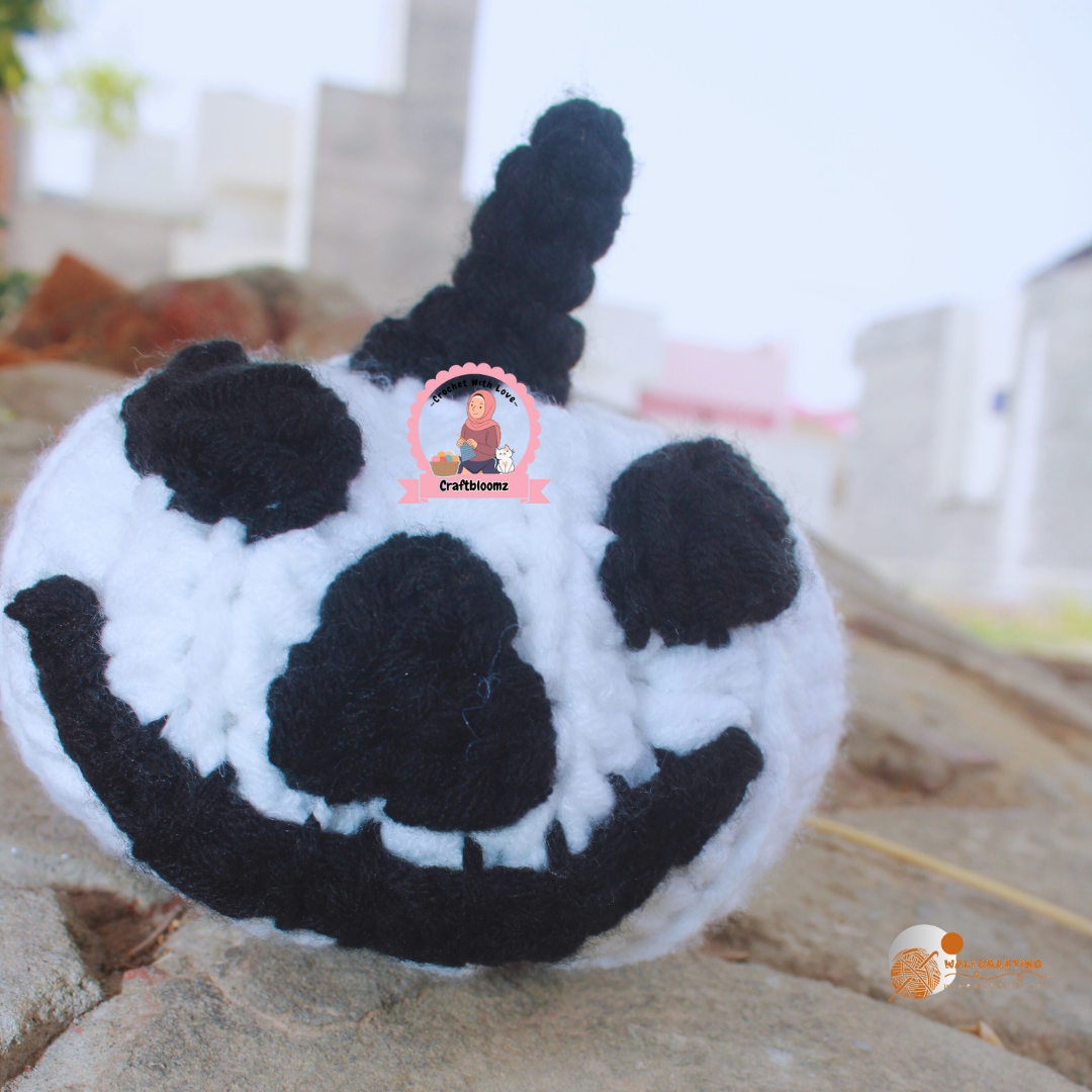 Crochet white pumpkin